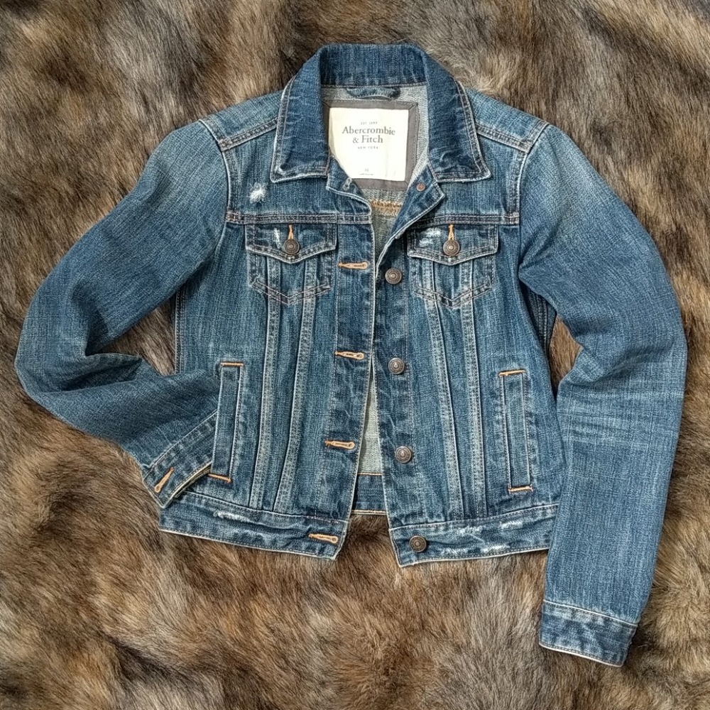 💕 Abercrombie & Fitch jean jacket